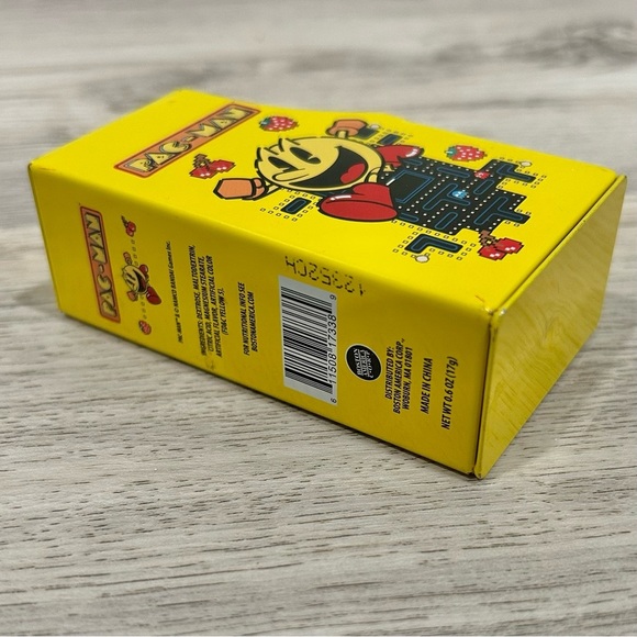 Boston America Pac-Man Arcade Game Novelty Candy Tin - Picture 6 of 9